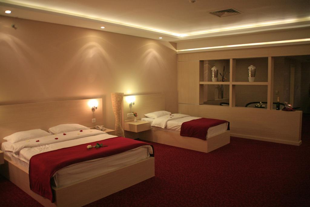 Van Royal Hotel Erbil Room photo